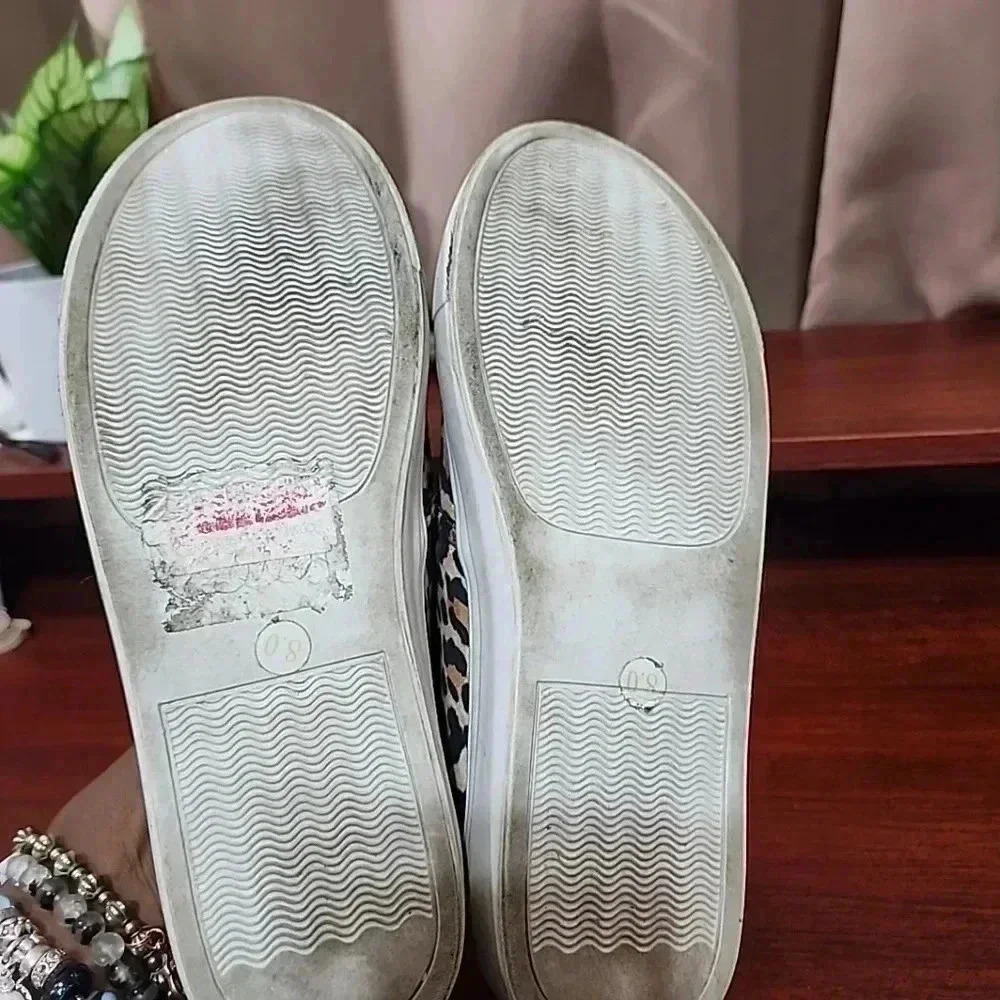 Steve Madden Cheetah Print Slip on sneakers. Size 8 - Picture 8 of 12